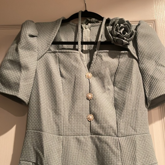 Sage dress, good quality - Picture 2 of 2